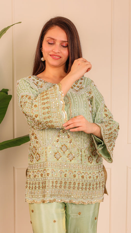 Amirah - Short kurta with bell-bottom